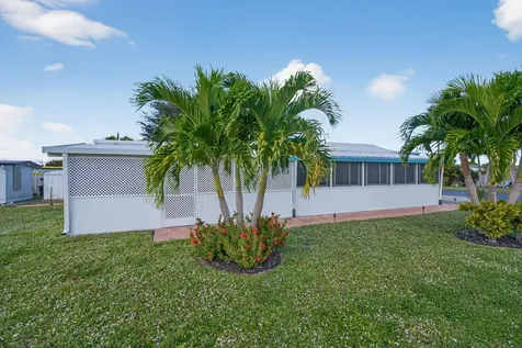11055 Se Federal Highway Hobe Sound FL 33455