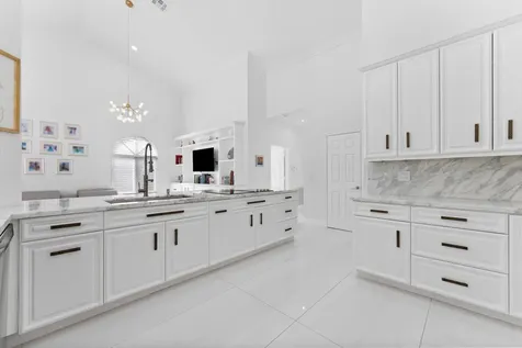 1290 Manor Court Weston FL 33326