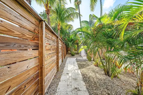 226 NE 5th Terrace Delray Beach FL 33483