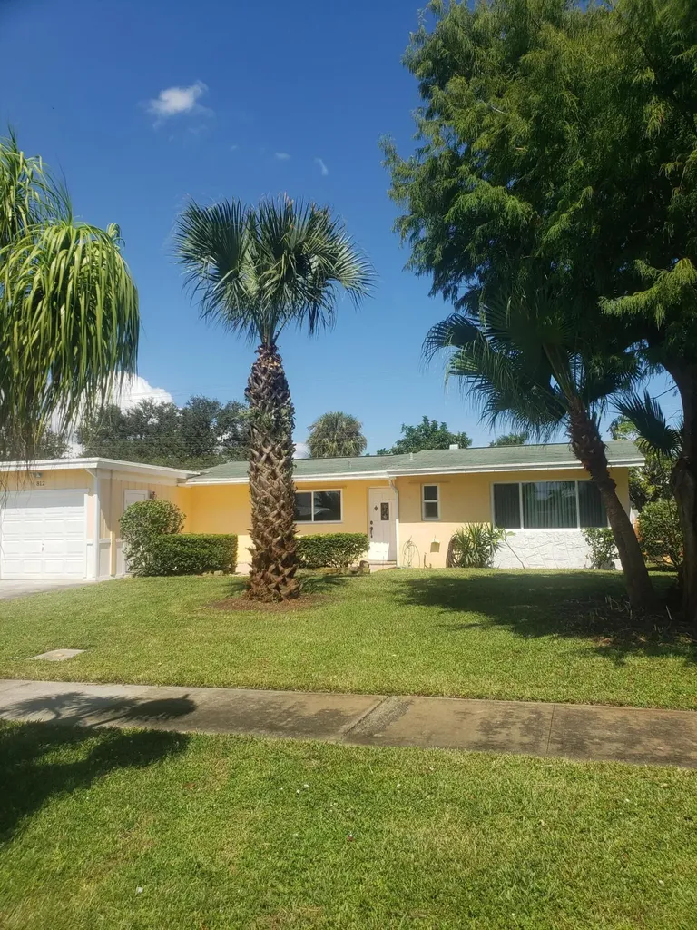 812 Dogwood Road North Palm Beach FL 33408