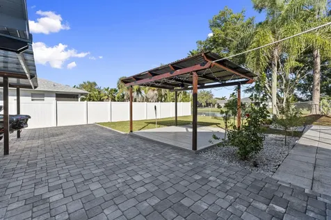 2471 Se Leithgow Street Port Saint Lucie FL 34952