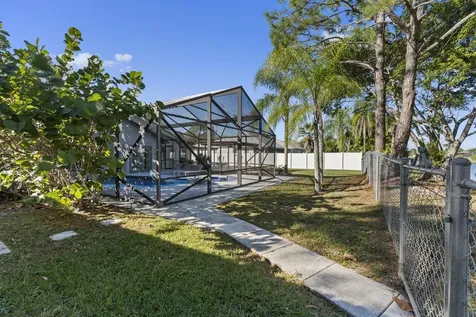 2471 Se Leithgow Street Port Saint Lucie FL 34952