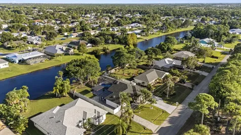 2471 Se Leithgow Street Port Saint Lucie FL 34952