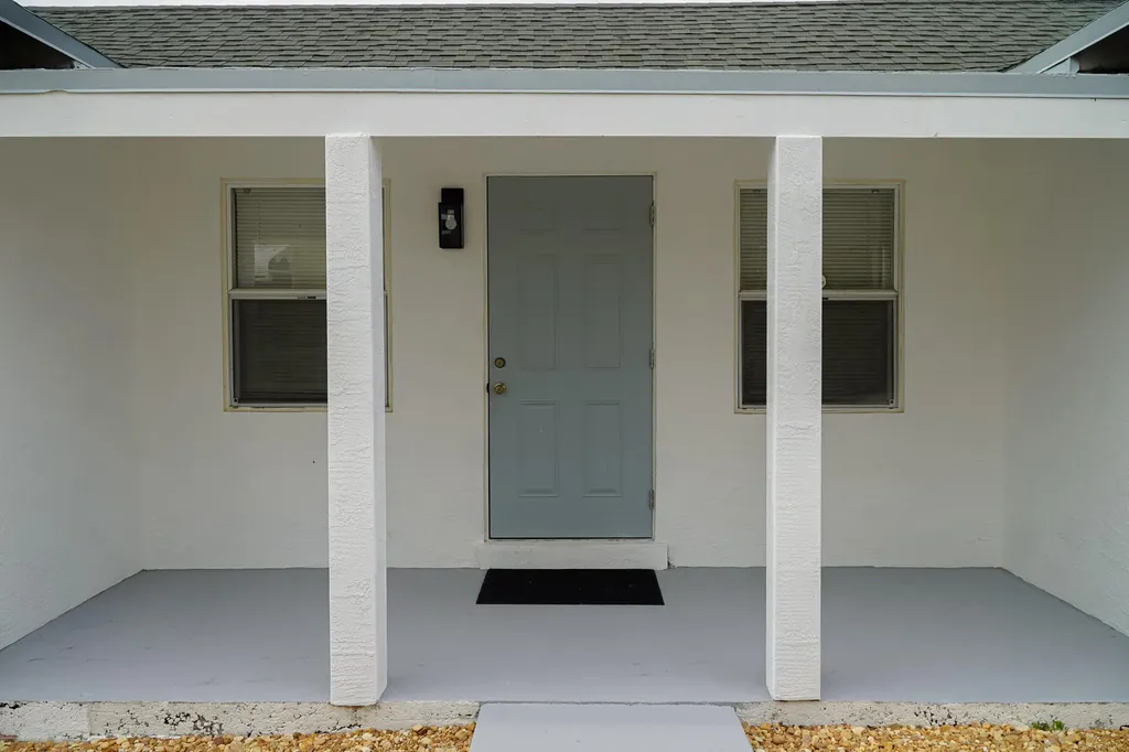 908 W 5th Street Riviera Beach FL 33404