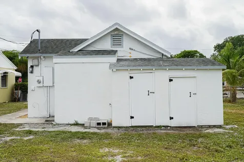 908 W 5th Street Riviera Beach FL 33404