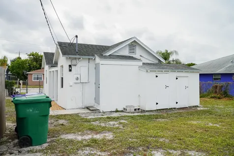 908 W 5th Street Riviera Beach FL 33404