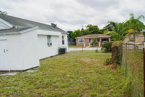908 W 5th Street Riviera Beach FL 33404