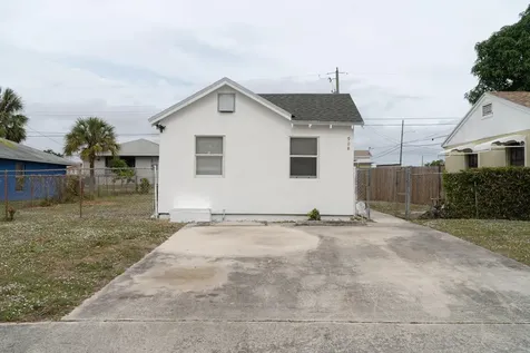 908 W 5th Street Riviera Beach FL 33404