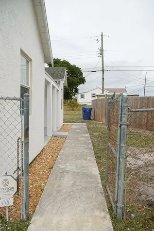 908 W 5th Street Riviera Beach FL 33404