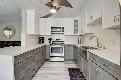 151 Saxony D Delray Beach FL 33446
