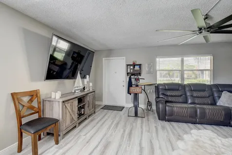 151 Saxony D Delray Beach FL 33446