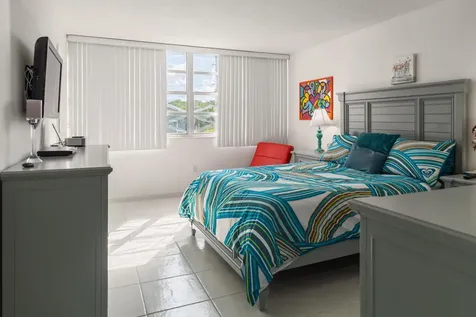 2841 Ne 163rd Street North Miami Beach FL 33160
