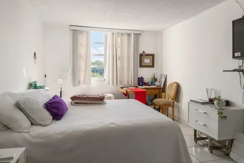2841 Ne 163rd Street North Miami Beach FL 33160
