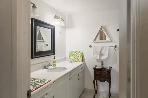 2841 Ne 163rd Street North Miami Beach FL 33160