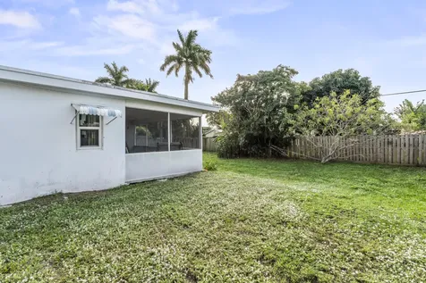 337 E Lake Road Palm Springs FL 33461