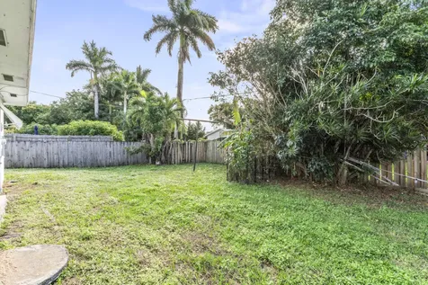 337 E Lake Road Palm Springs FL 33461