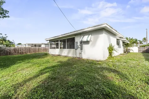 337 E Lake Road Palm Springs FL 33461