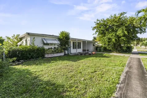 337 E Lake Road Palm Springs FL 33461