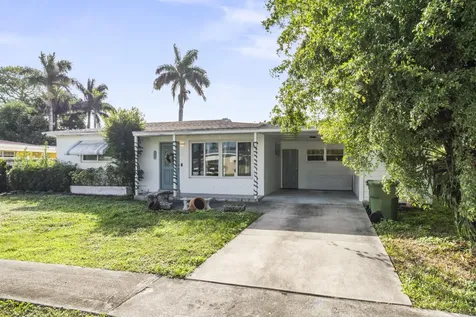 337 E Lake Road Palm Springs FL 33461