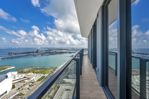 398 Ne 5th Street Miami FL 33132