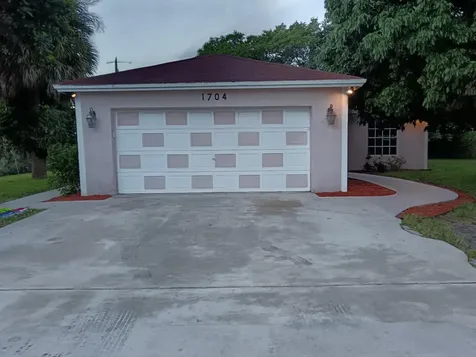 1704 Boardman Avenue Mangonia Park FL 33407