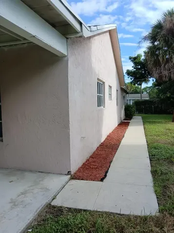 1704 Boardman Avenue Mangonia Park FL 33407