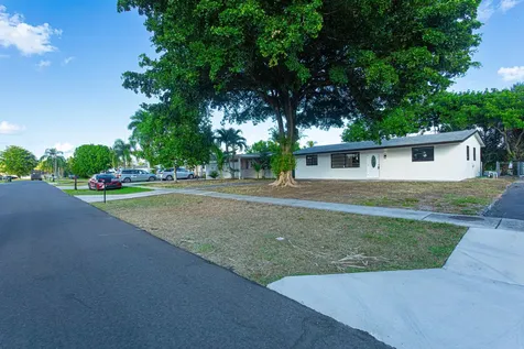 62 Andros Road Palm Springs FL 33461