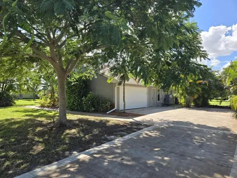 2850 Se Calvin Street Port Saint Lucie FL 34952