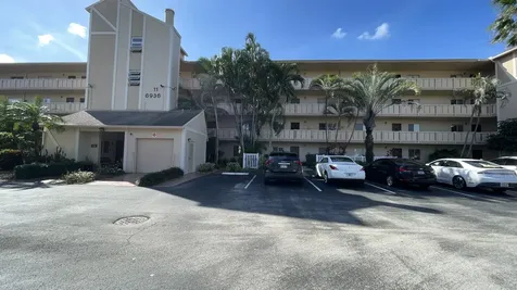 6936 Huntington Lane Delray Beach FL 33446