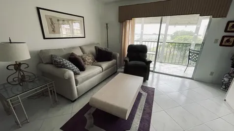 6936 Huntington Lane Delray Beach FL 33446