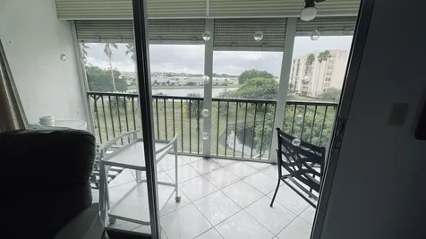 6936 Huntington Lane Delray Beach FL 33446