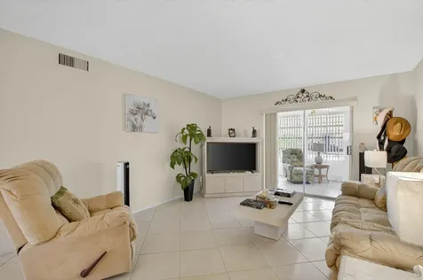 2152 Ne 1st Way Boynton Beach FL 33435