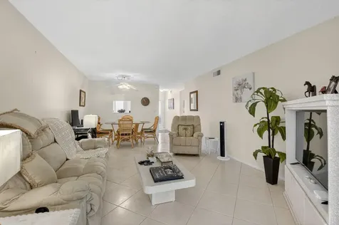 2152 Ne 1st Way Boynton Beach FL 33435