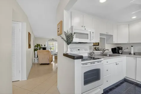 2152 Ne 1st Way Boynton Beach FL 33435