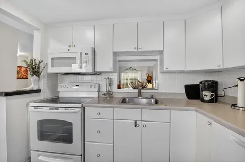 2152 Ne 1st Way Boynton Beach FL 33435