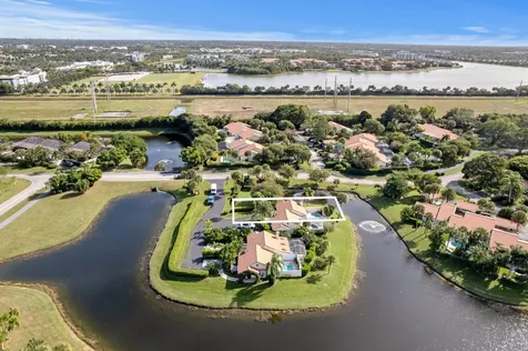 2211 Las Casitas Drive Wellington FL 33414