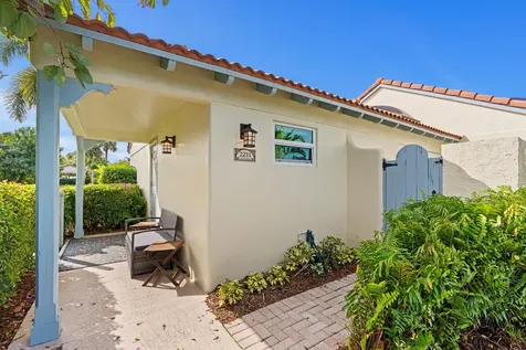 2211 Las Casitas Drive Wellington FL 33414