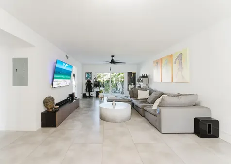 800 E Camino Real Boca Raton FL 33432
