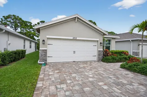 5713 Se Kawana Trail Hobe Sound FL 33455