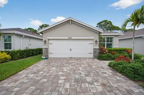 5713 Se Kawana Trail Hobe Sound FL 33455