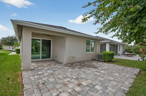 5713 Se Kawana Trail Hobe Sound FL 33455