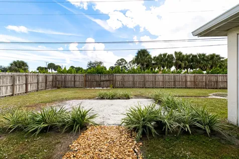 555 Se Nome Drive Port Saint Lucie FL 34984