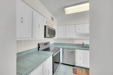 13791 Flora Place Delray Beach FL 33484
