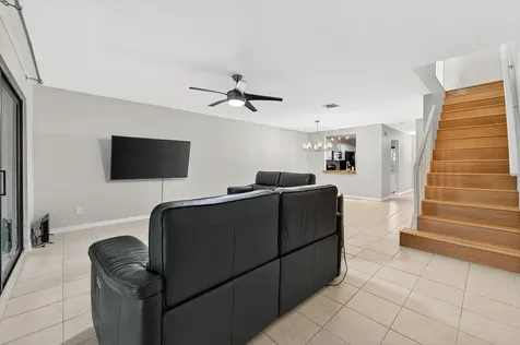 2140 Ne 44th Street Lighthouse Point FL 33064