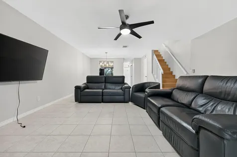 2140 Ne 44th Street Lighthouse Point FL 33064