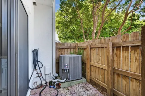 2140 Ne 44th Street Lighthouse Point FL 33064
