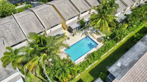 2140 Ne 44th Street Lighthouse Point FL 33064