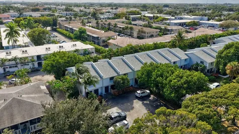 2140 Ne 44th Street Lighthouse Point FL 33064