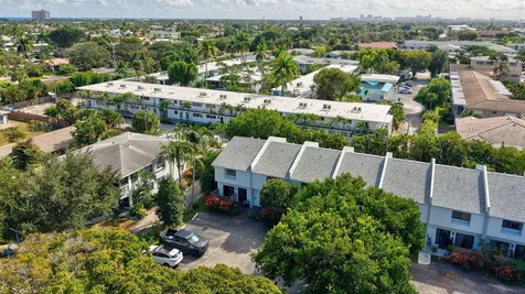 2140 Ne 44th Street Lighthouse Point FL 33064