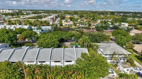 2140 Ne 44th Street Lighthouse Point FL 33064